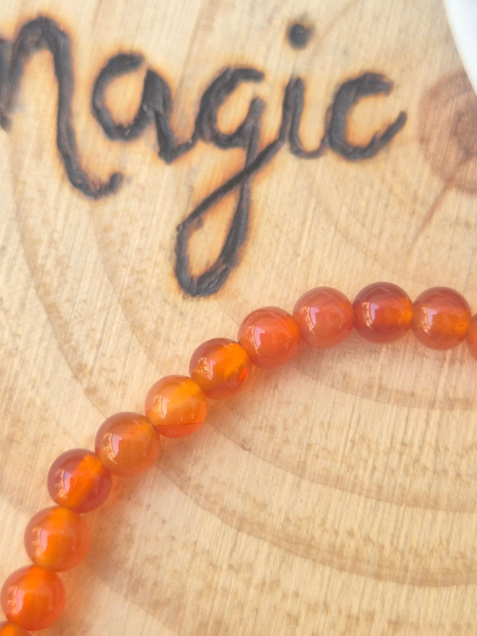 Pulsera Carneola 4mm - Energía Vital, Confianza y Creatividad JoyeriamineralespulserasTienda esotérica Málaga - La Tienda de Tata Magic: tienda Esotérica en Málaga
