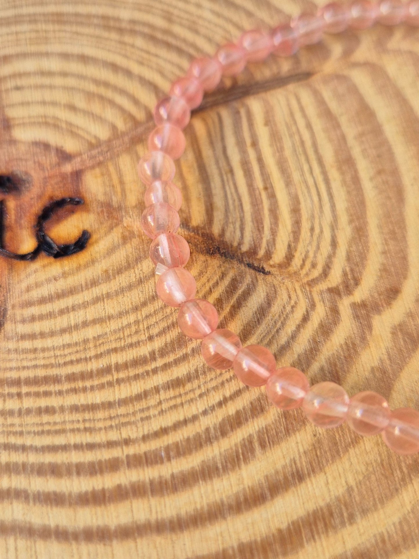 Pulsera Cuarzo Cerezo 4mm JoyeriamineralespulserasTienda esotérica Málaga - La Tienda de Tata Magic: tienda Esotérica en Málaga