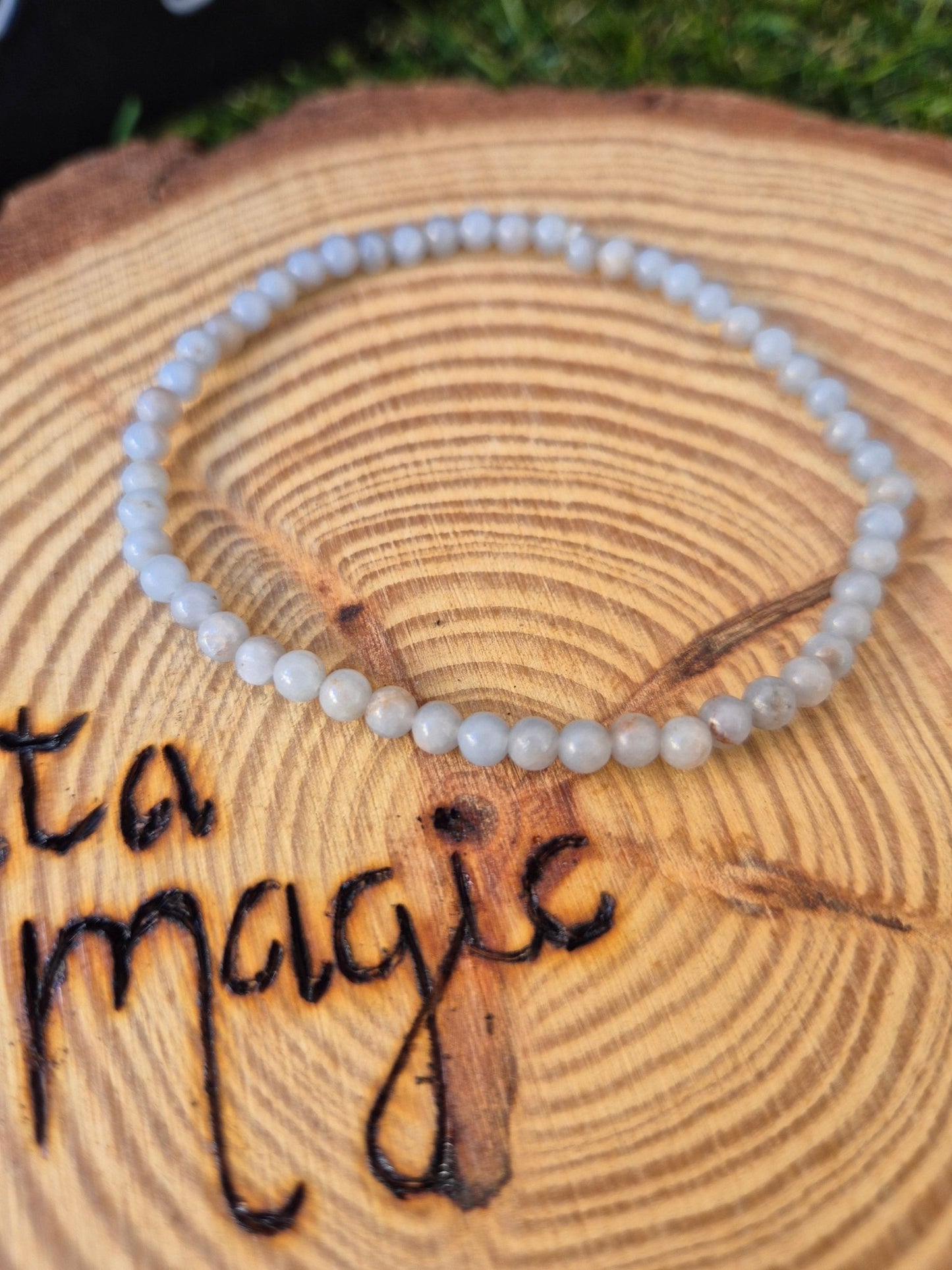 Pulsera de Angelita 4mm - Paz Interior y Conexión Espiritual Tienda esotérica Málaga - La Tienda de Tata Magic: tienda Esotérica en Málaga