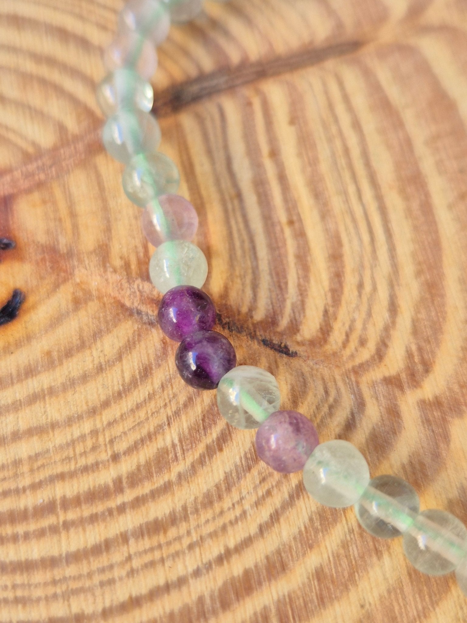 Pulsera de Fluorita 4mm - Claridad mental, Protección y Equilibrio espiritual JoyeriamineralespulserasTienda esotérica Málaga - La Tienda de Tata Magic: tienda Esotérica en Málaga