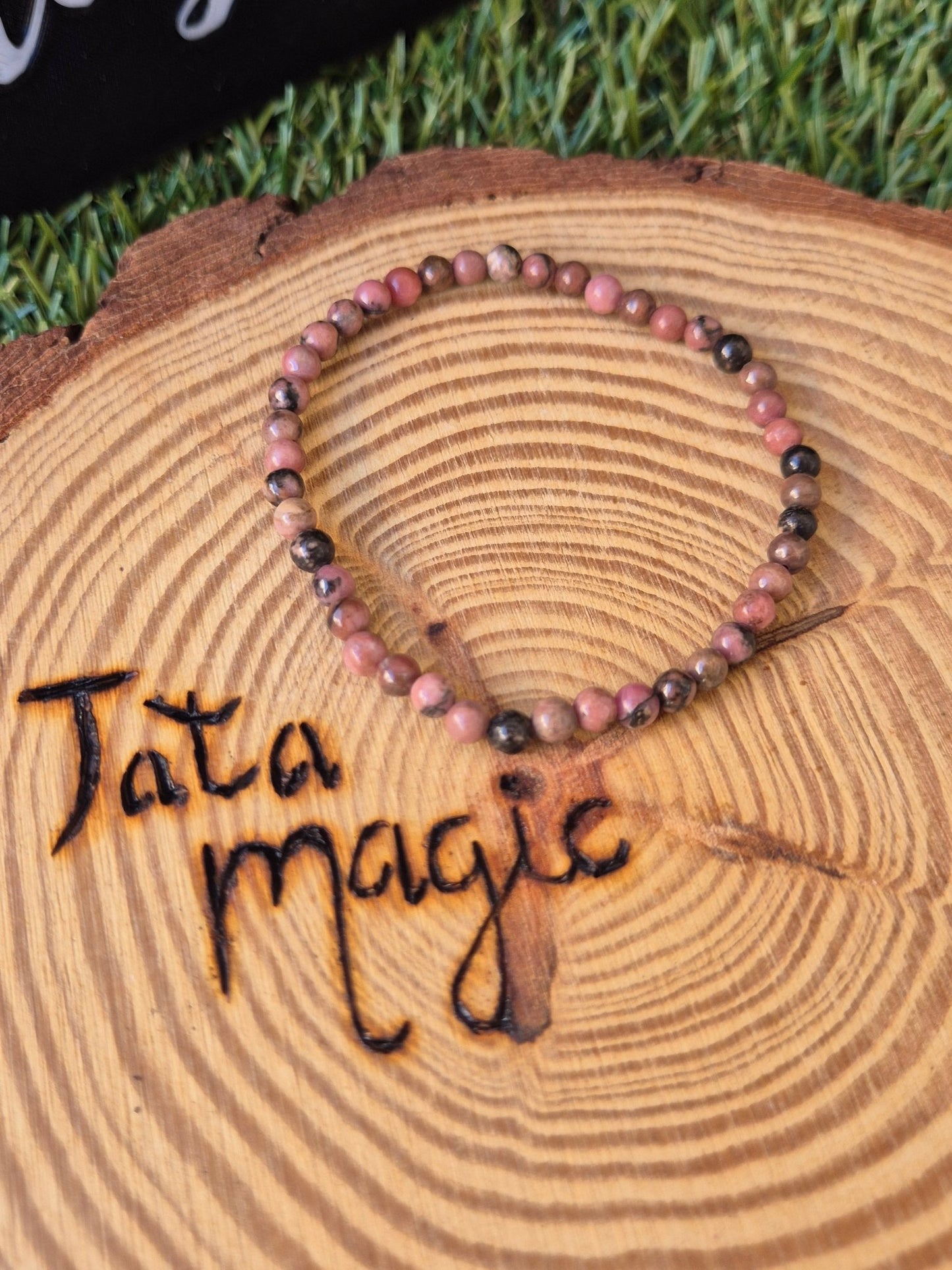 Pulsera de Rodonita 4mm - Amor, Sanación Emocional y Buena Suerte JoyeriamineralespulserasTienda esotérica Málaga - La Tienda de Tata Magic: tienda Esotérica en Málaga