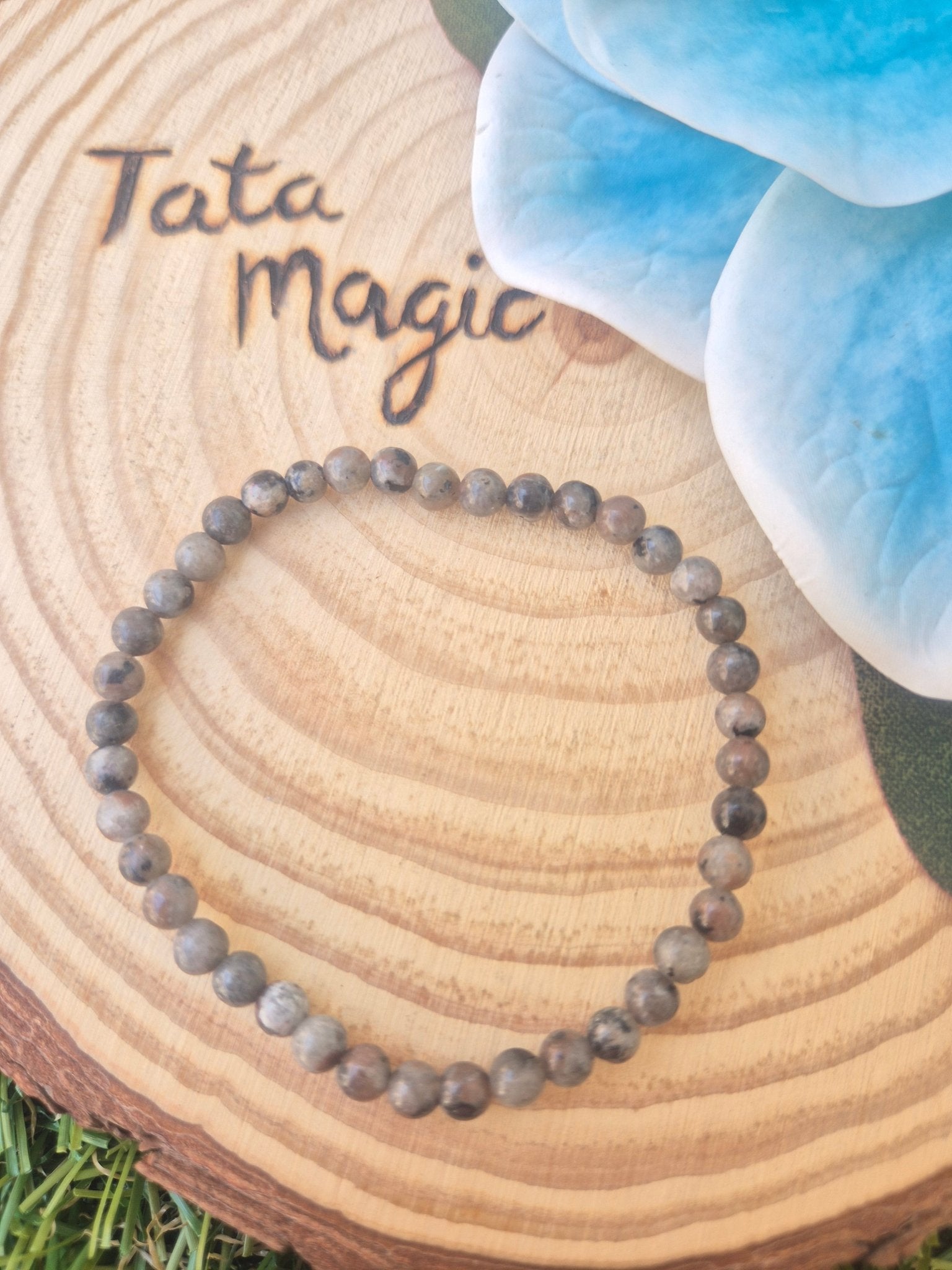 Pulsera de Yooperlita 4mm - Piedra del Resplandor, Confianza y Verdad JoyeriamineralespulserasTienda esotérica Málaga - La Tienda de Tata Magic: tienda Esotérica en Málaga