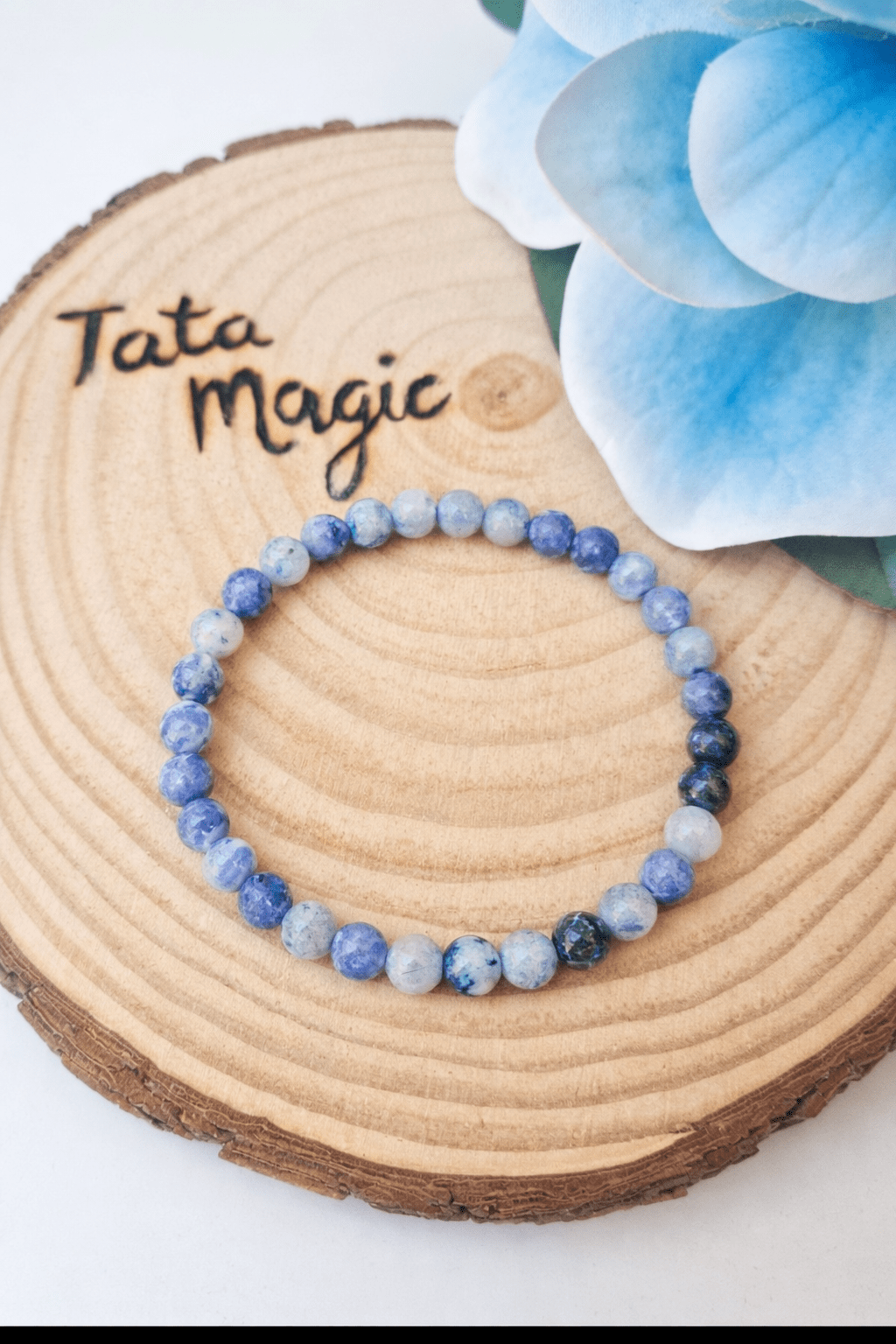 Pulsera Sodalita 4mm - Claridad Mental y Equilibrio Interior JoyeriamineralespulserasTienda esotérica Málaga - La Tienda de Tata Magic: tienda Esotérica en Málaga