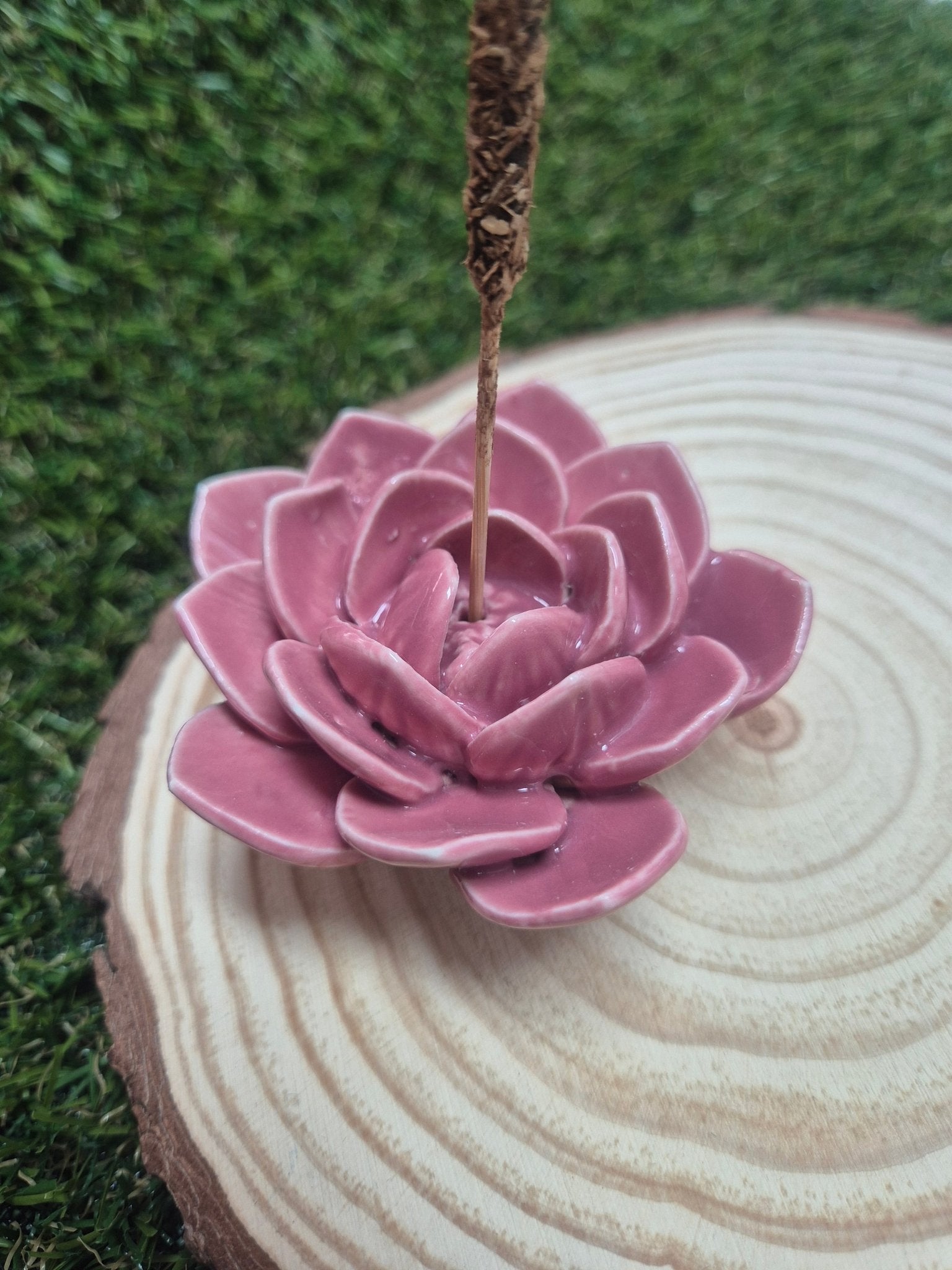 Quemador de incienso en cerámica Flor de Loto rosa - Cerámica artesanal espiritual Tienda esotérica Málaga - La Tienda de Tata Magic: tienda Esotérica en Málaga