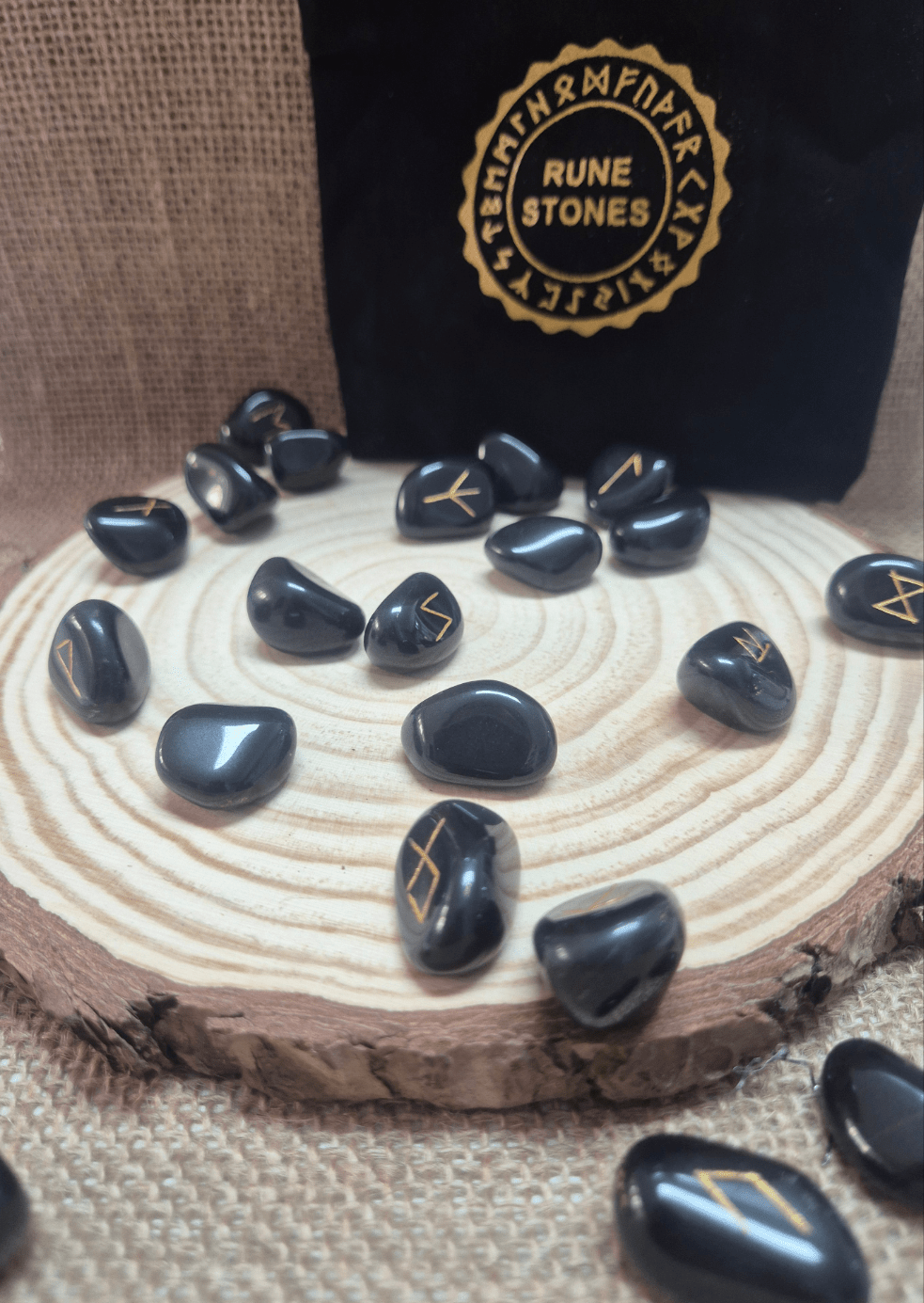 Runas de Ágata Negra - Oráculo Nórdico de sabiduría y protección energética OráculoTienda esotérica Málaga - La Tienda de Tata Magic: tienda Esotérica en Málaga