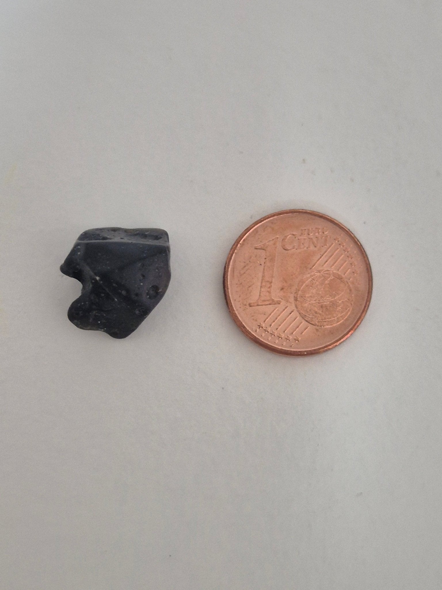 Tectita (Unidad) minerales brutoTienda esotérica Málaga - La Tienda de Tata Magic: tienda Esotérica en Málaga