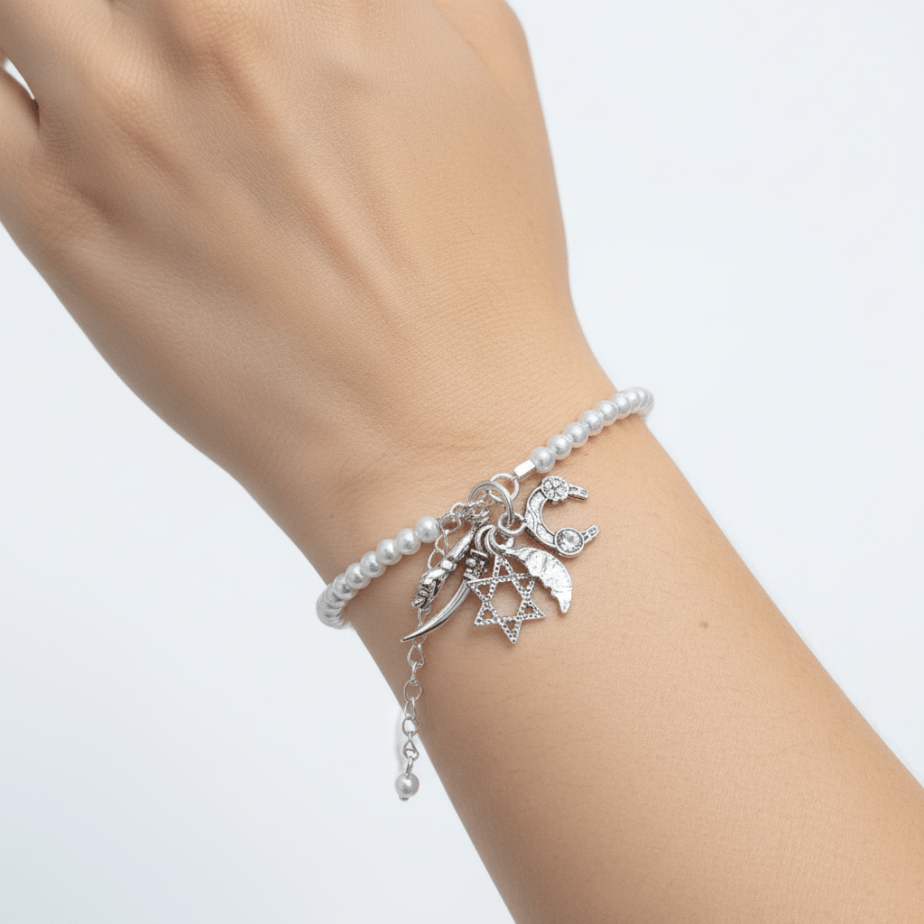 Pulsera de Perlas con Abalorios de la Suerte en Plata | Magia y Fortuna Pulseras de PlataTienda esotérica Málaga - Tata Magic: tienda Esotérica en Málaga