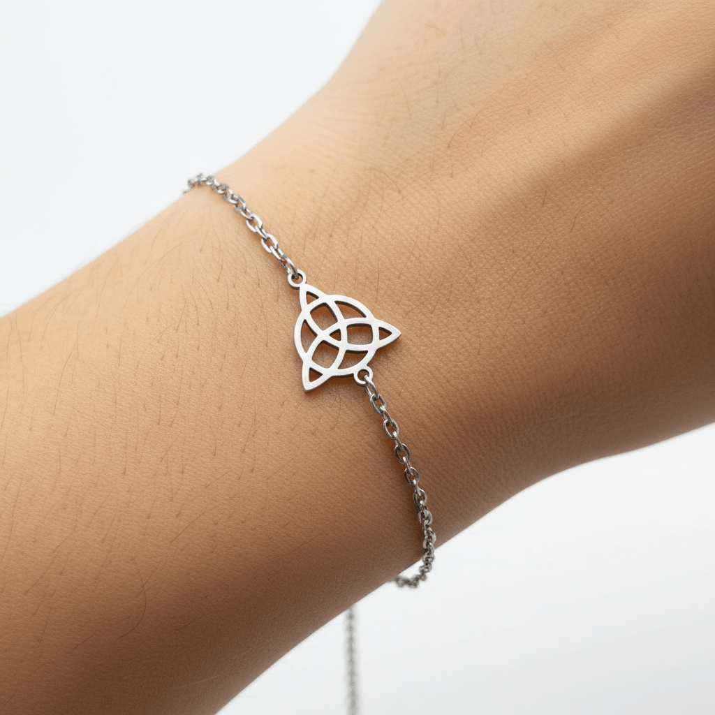 Pulsera Triqueta Acero Plateado | Triple Diosa, Protección y Magia Celta Pulseras de AceroTienda esotérica Málaga - Tata Magic: tienda Esotérica en Málaga
