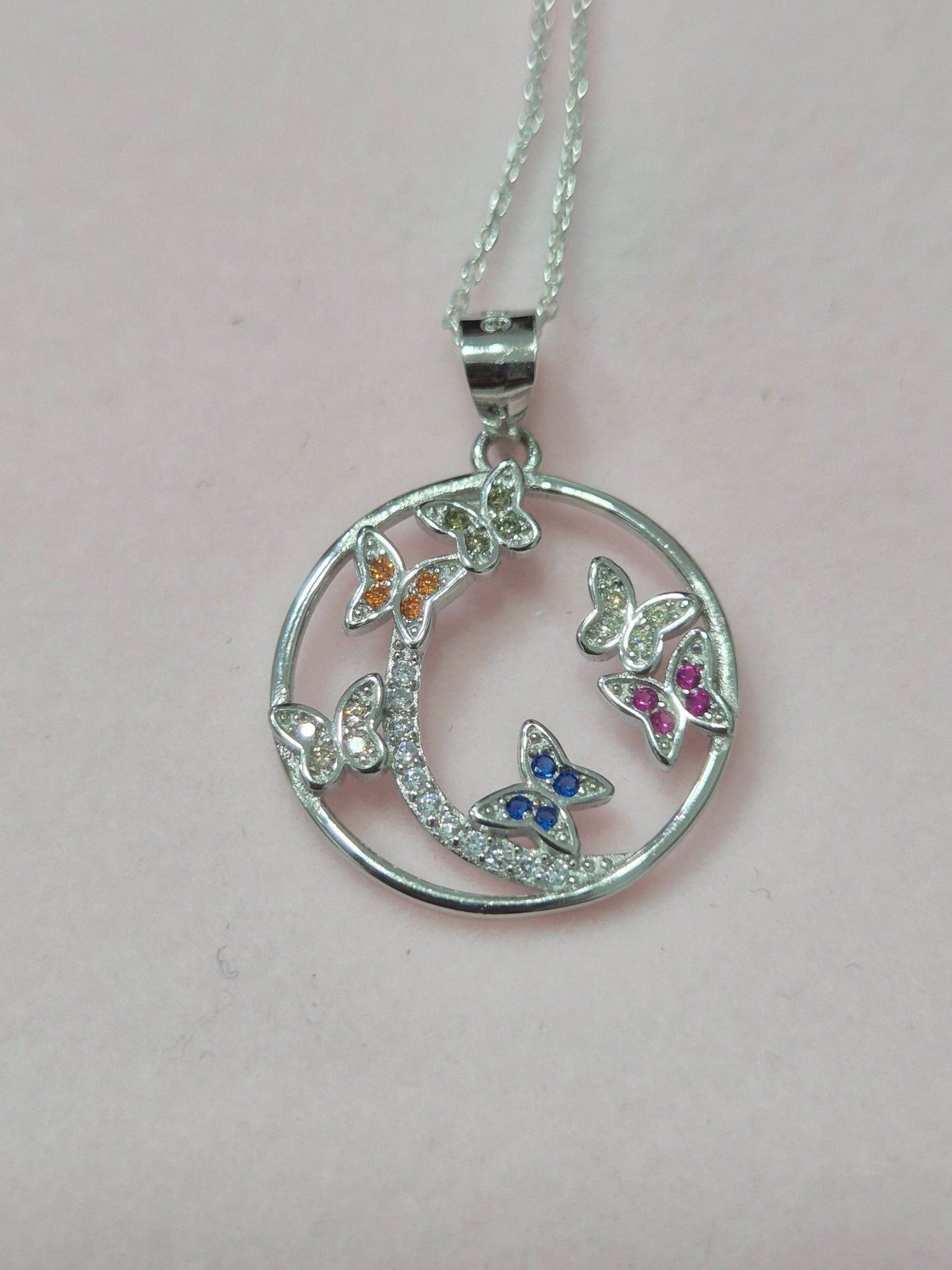 Colgante Mariposas Plata con Circonitas — Transformación y Libertad Colgantes de PlataTienda esotérica Málaga - La Tienda de Tata Magic: tienda Esotérica en Málaga