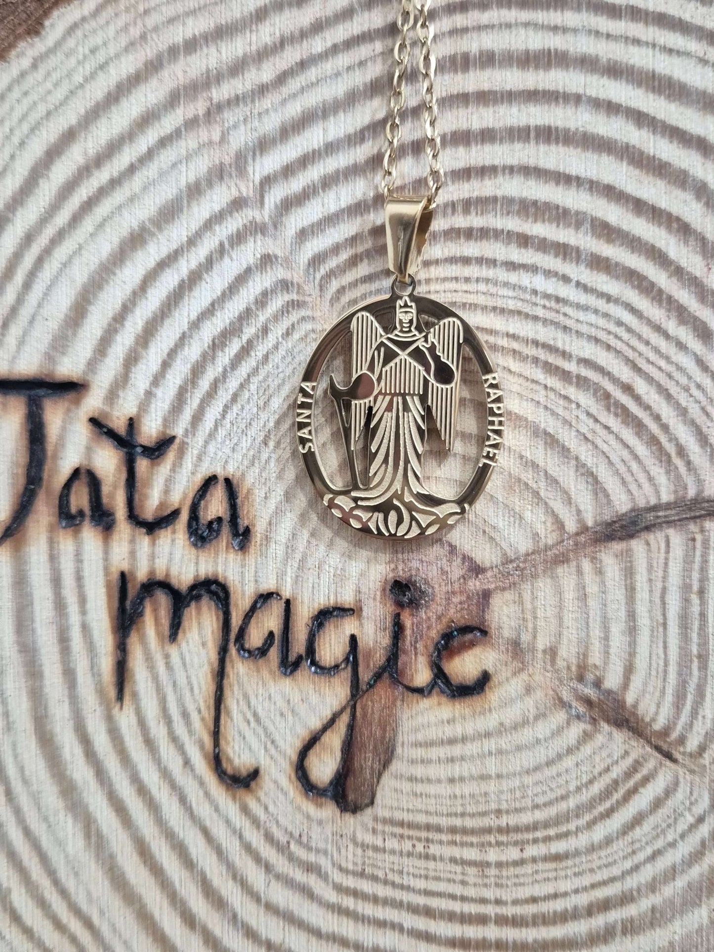 Collar acero san rafael dorado JoyeriamineralescolgantesTienda esotérica Málaga - La Tienda de Tata Magic: tienda Esotérica en Málaga