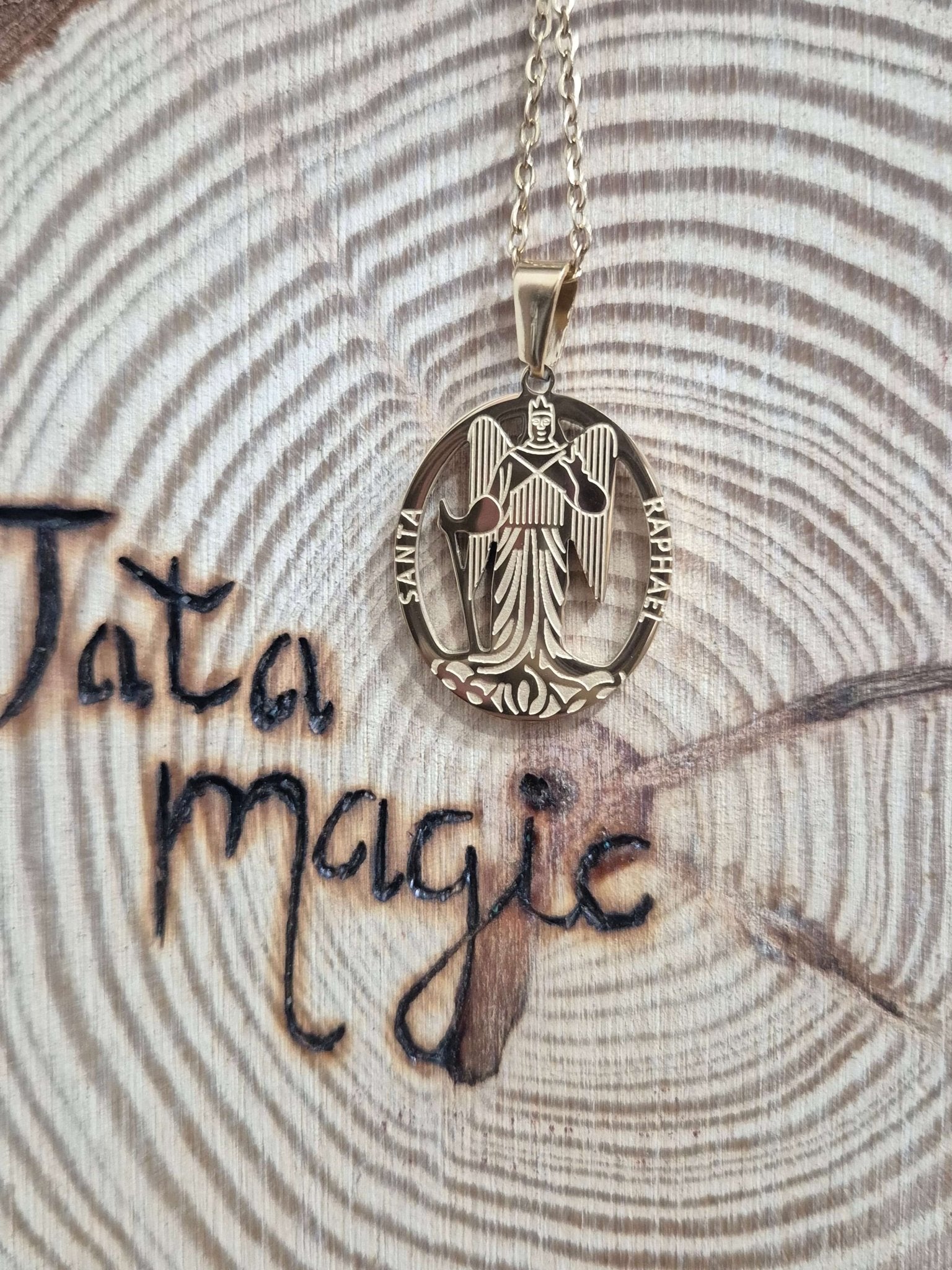 Collar acero san rafael dorado JoyeriamineralescolgantesTienda esotérica Málaga - La Tienda de Tata Magic: tienda Esotérica en Málaga