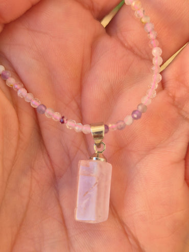 Collar de Súper 7 Facetado con Cuarzo Rosa 2mm - Sanación y Amor Divino
