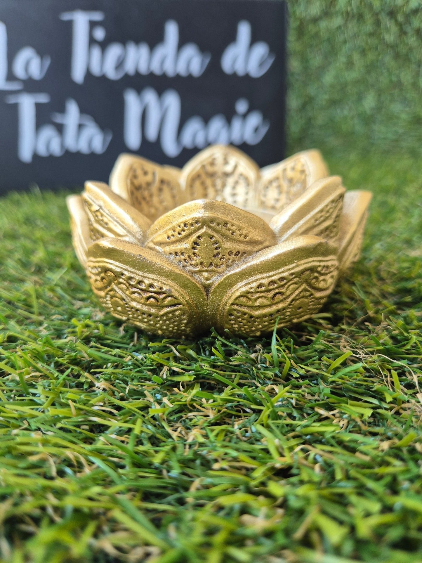 Portavelas Flor de Loto Dorada - Decoración Zen y Ambiente de Meditación VelasTienda esotérica Málaga - La Tienda de Tata Magic: tienda Esotérica en Málaga
