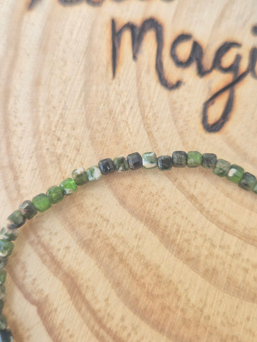 Pulsera de Diopsido Facetada 2mm - Equilibrio Emocional, Calma y Energía
