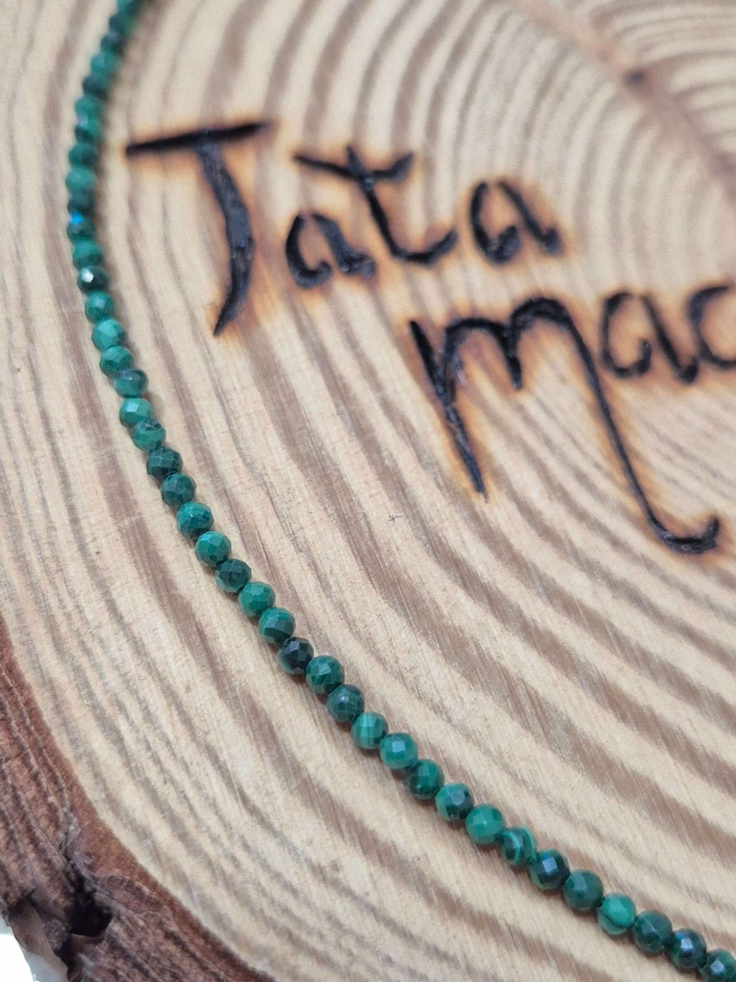Collar malaquita facetada 2 mm JoyeriamineralescolgantesTienda esotérica Málaga - La Tienda de Tata Magic: tienda Esotérica en Málaga