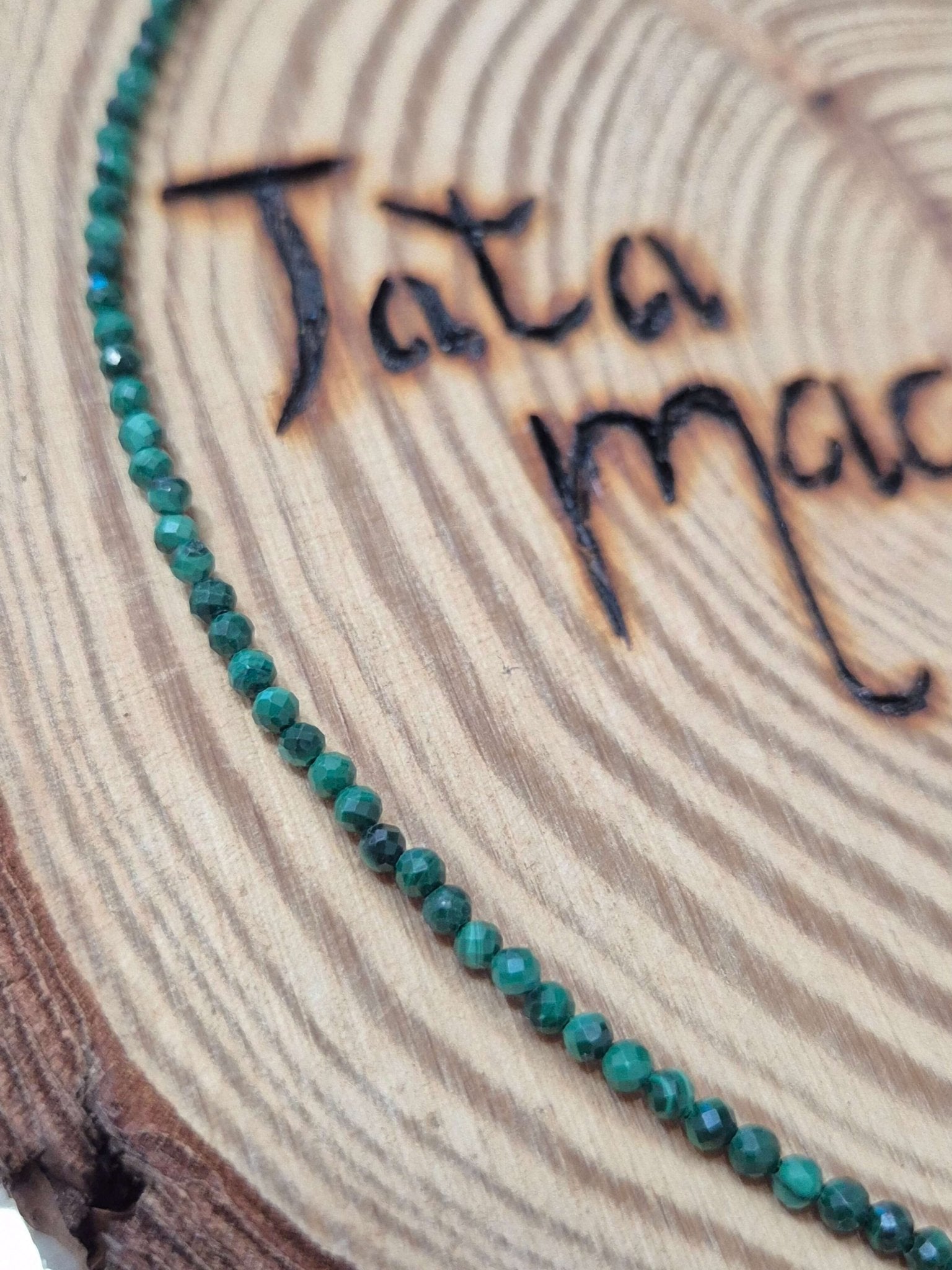 Collar malaquita facetada 2 mm JoyeriamineralescolgantesTienda esotérica Málaga - La Tienda de Tata Magic: tienda Esotérica en Málaga