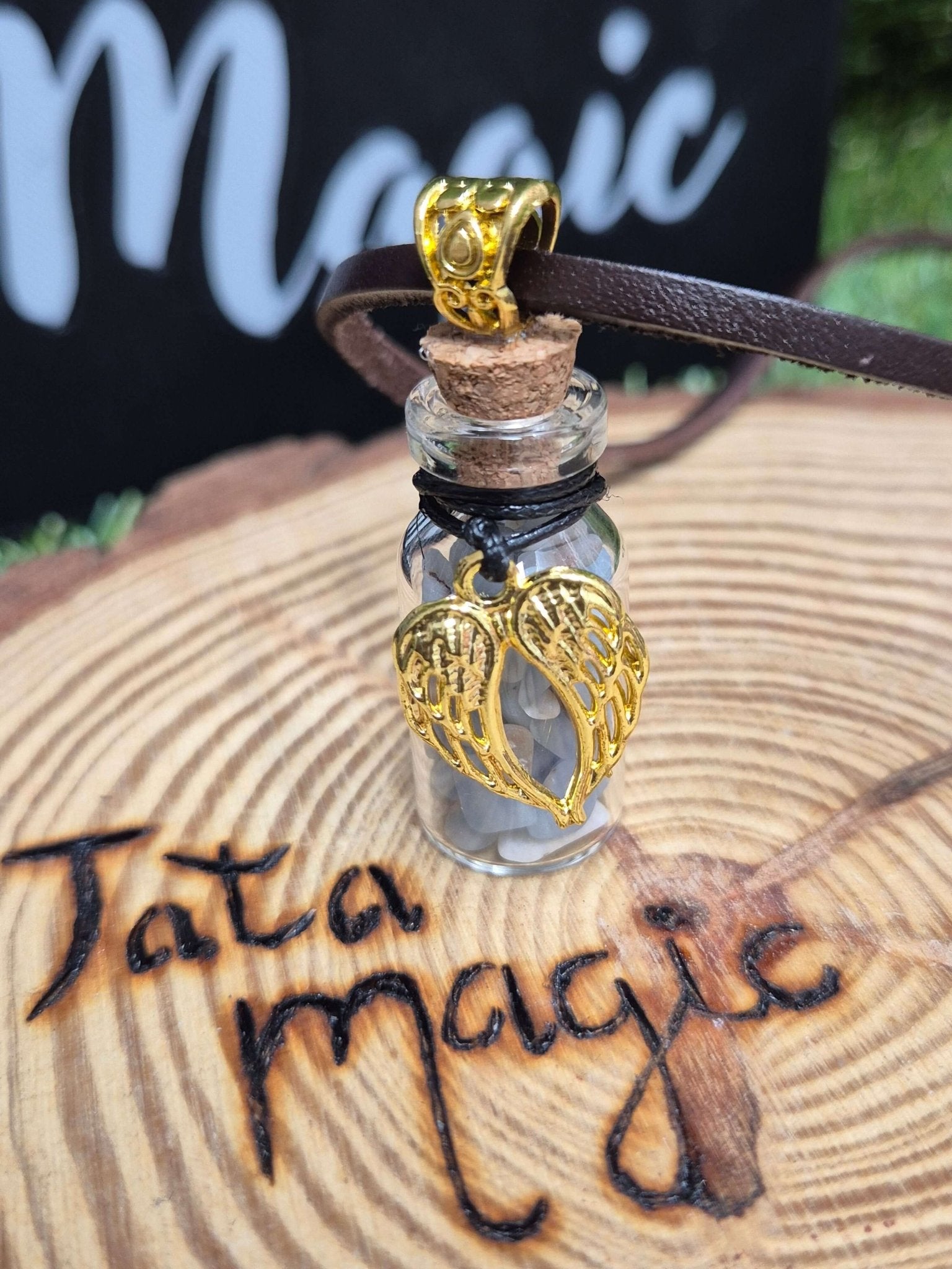 Botella bruja angelita y alas de ángel 3.6 cm BotellaTienda esotérica Málaga - La Tienda de Tata Magic: tienda Esotérica en Málaga