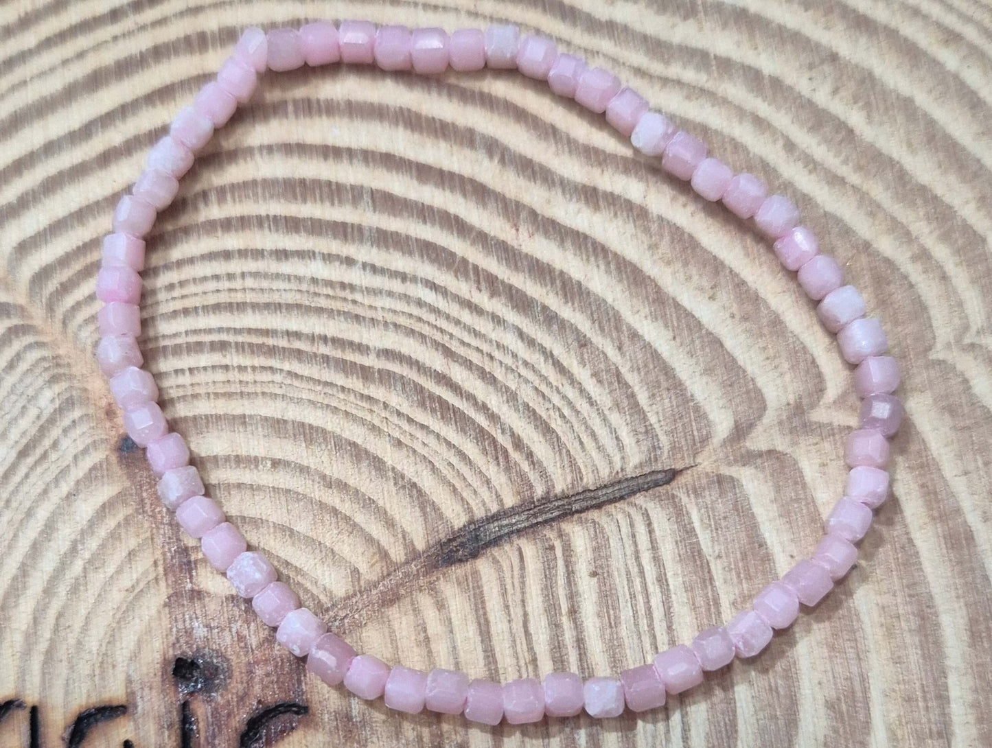 Pulsera opalo rosa facetada 3 mm JoyeriamineralespulserasTienda esotérica Málaga - La Tienda de Tata Magic: tienda Esotérica en Málaga