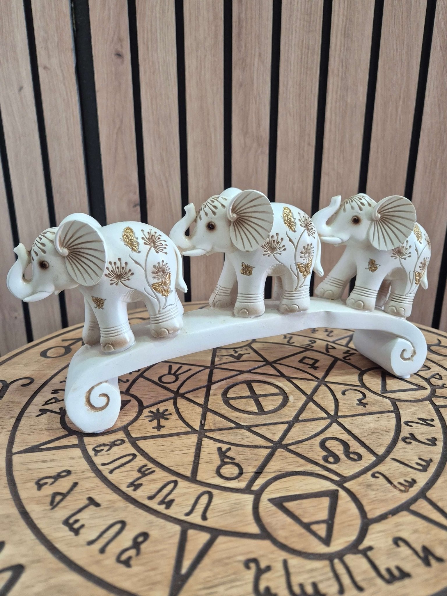 Figura 3 elefantes decorativa Tienda esotérica Málaga - La Tienda de Tata Magic: tienda Esotérica en Málaga