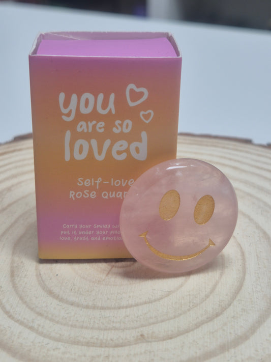 Carita feliz mineral Cuarzo Rosa – Amor Propio y Buenas Vibras
