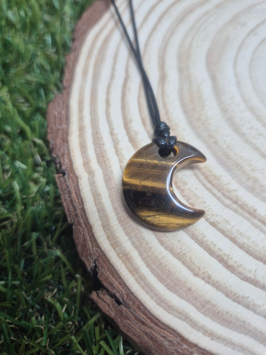 Amuleto Colgante de mineral en forma de Luna para Manifestar-Ciclos, intuición y poder femenino