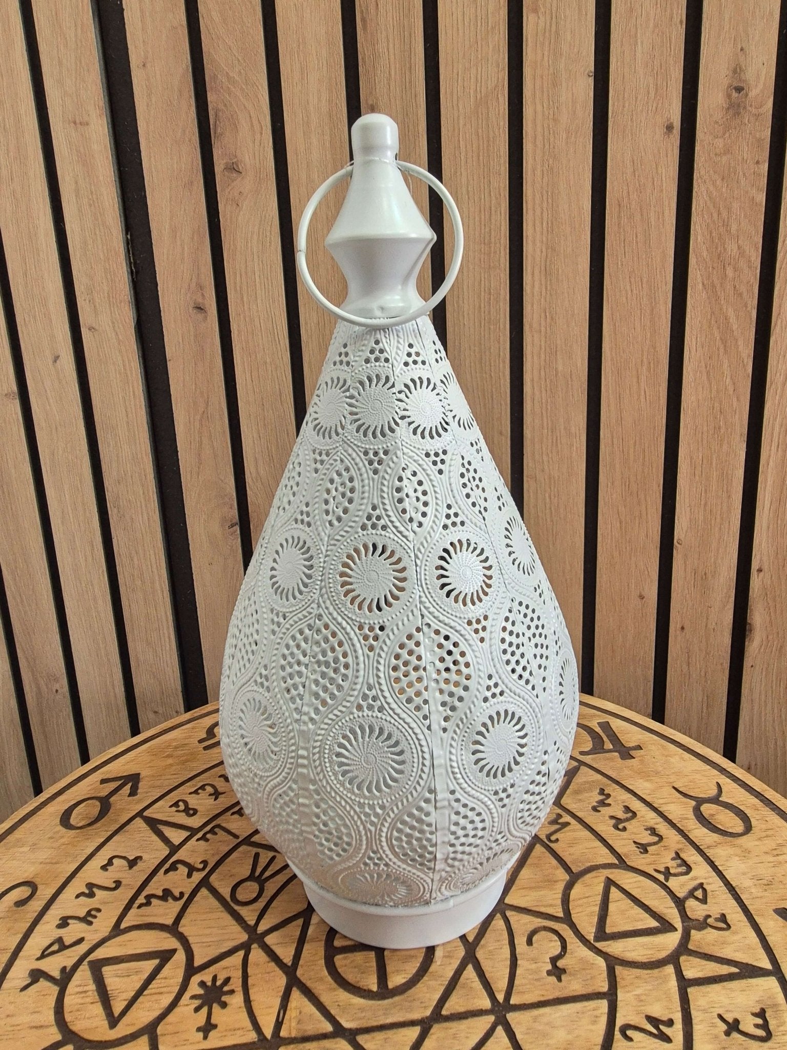 Farol de metal blanco Tienda esotérica Málaga - La Tienda de Tata Magic: tienda Esotérica en Málaga