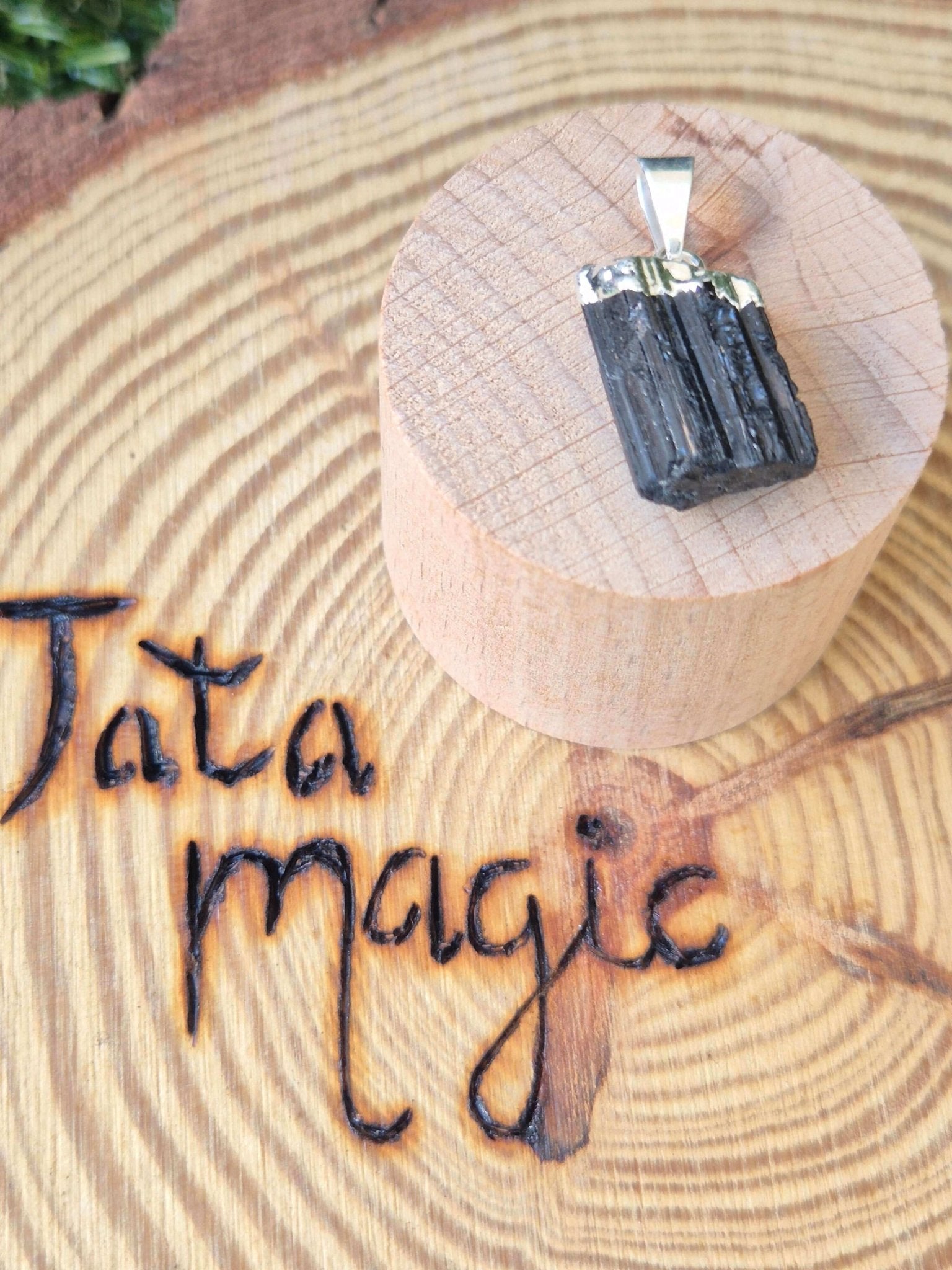 Colgante de Turmalina en Baño de Plata (Aleatorio) Tienda esotérica Málaga - La Tienda de Tata Magic: tienda Esotérica en Málaga