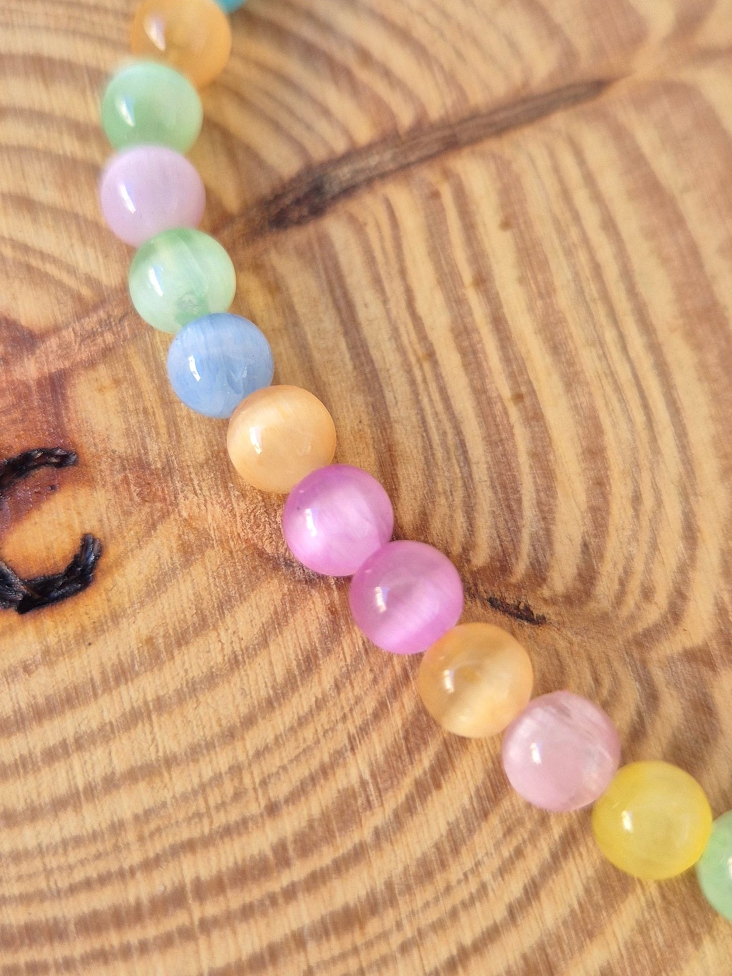 Pulsera de Selenita Arcoíris 4mm - Paz y Elevación Energética Tienda esotérica Málaga - La Tienda de Tata Magic: tienda Esotérica en Málaga