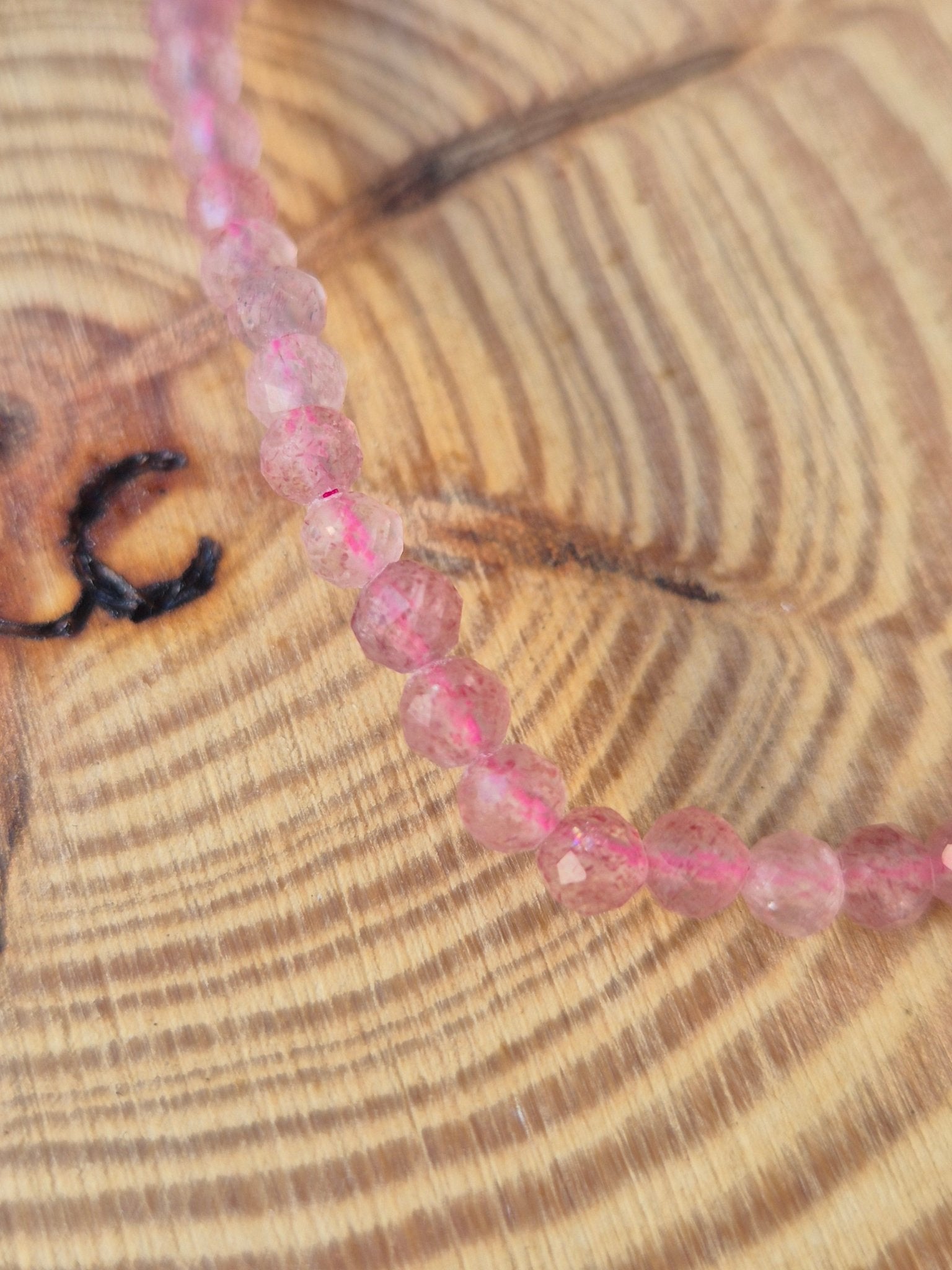 Pulsera de Cuarzo Fresa Facetado 4mm - Amor y Energía Positiva Tienda esotérica Málaga - La Tienda de Tata Magic: tienda Esotérica en Málaga