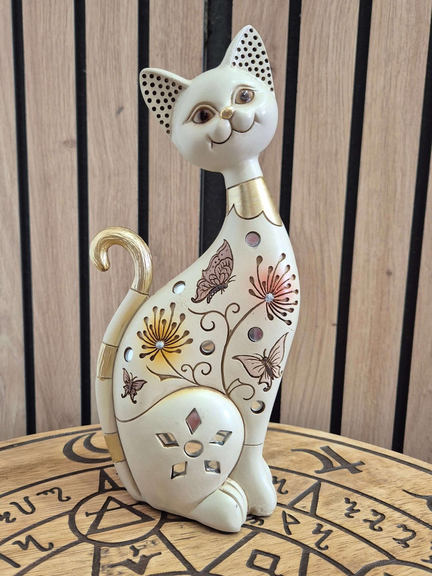 adorable figura de gato Tienda esotérica Málaga - La Tienda de Tata Magic: tienda Esotérica en Málaga