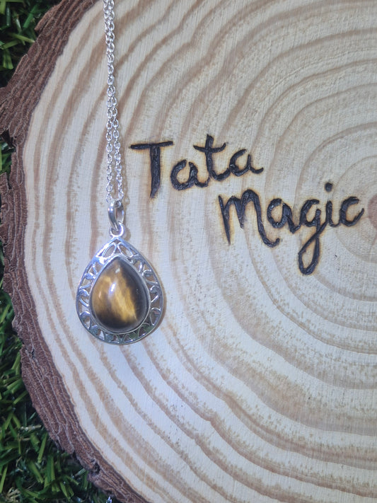 Colgante consagrado de Ojo de Tigre Lágrima en plata 925 con cadena- Protección energética, valor y empoderamiento