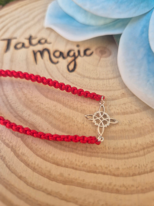 Pulsera Macramé Roja con Nudo de Bruja Plata -Protección, Magia y Poder Femenino