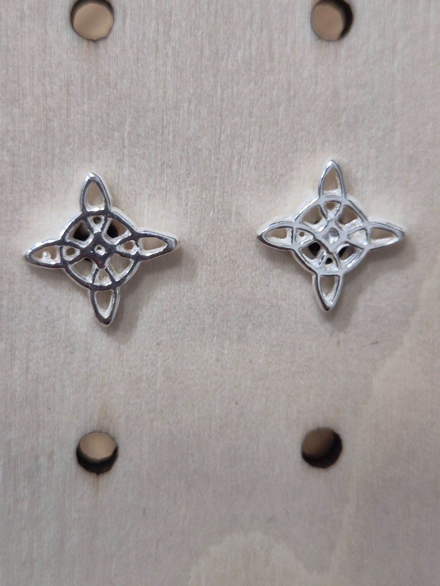 Pendientes nudo de bruja plata pendientesplataTienda esotérica Málaga - La Tienda de Tata Magic: tienda Esotérica en Málaga