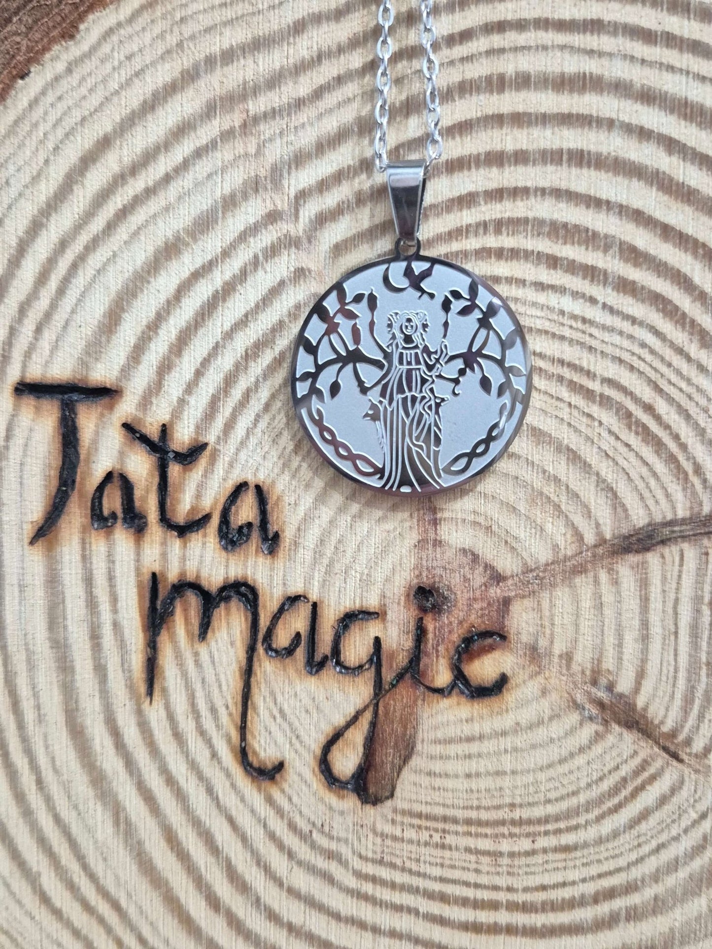 Collar acero hecate redondo Tienda esotérica Málaga - La Tienda de Tata Magic: tienda Esotérica en Málaga