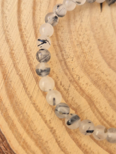 Pulsera de Cuarzo Turmalinado 4mm -Protección, Limpieza Energética y Equilibrio Interior
