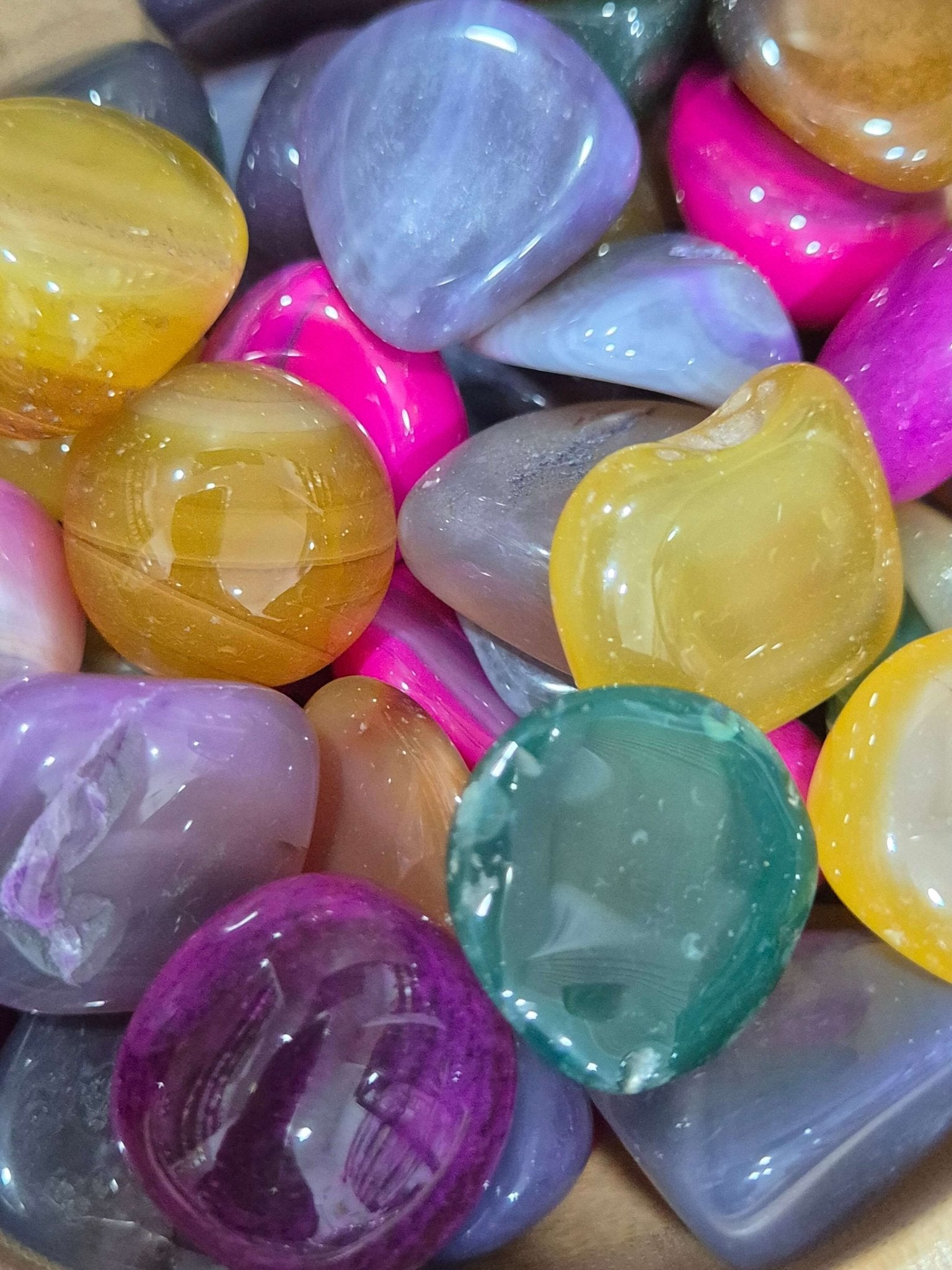 Mineral Ágata Multicolor — Rodado Natural Aleatorio, 1 unidad mineralesrodadosTienda esotérica Málaga - La Tienda de Tata Magic: tienda Esotérica en Málaga