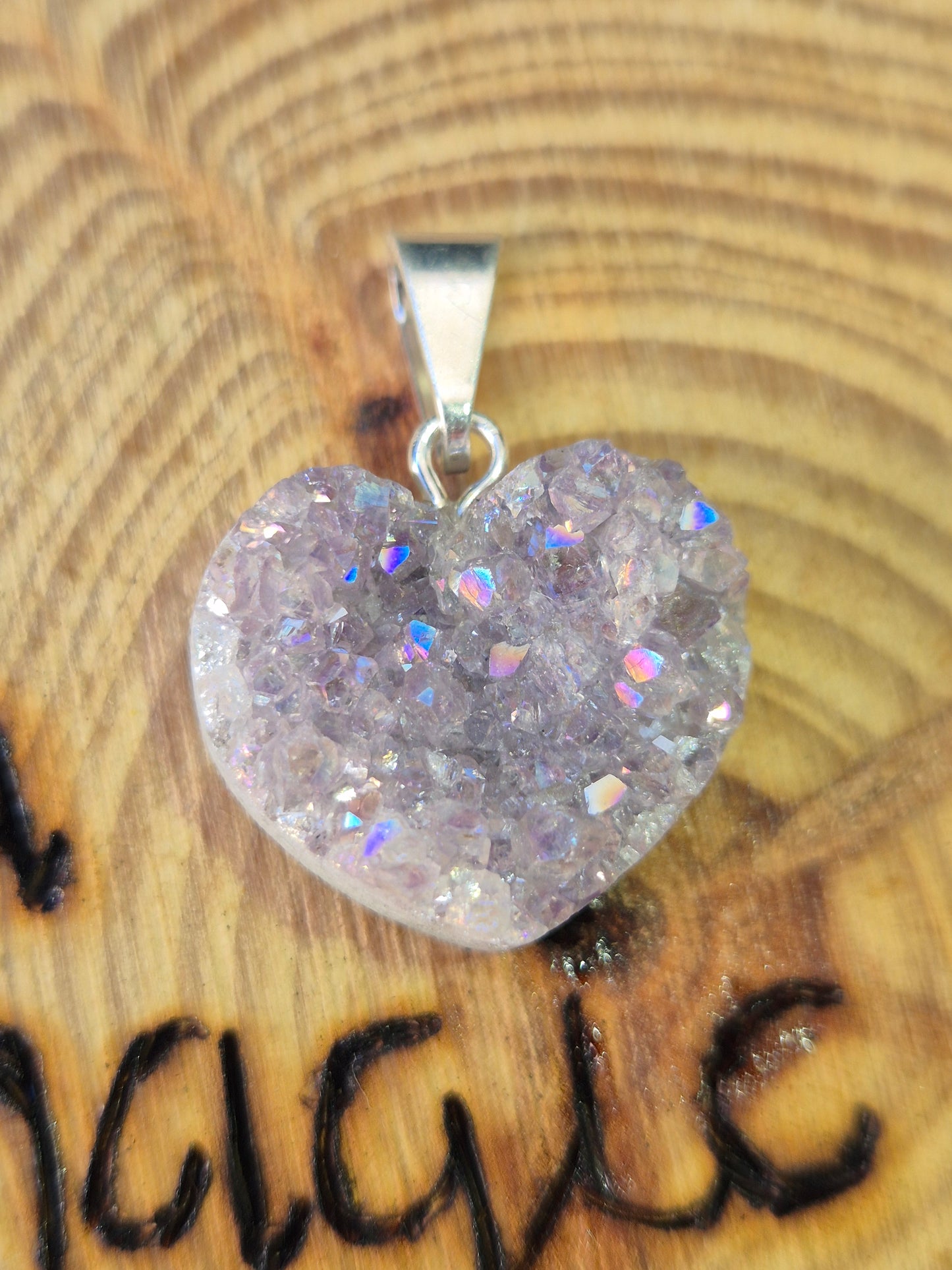 Colgante Corazón Drusa Aqua Aura en Baño de Plata (Aleatorio) - Amor Y Protección de Alta Vibración