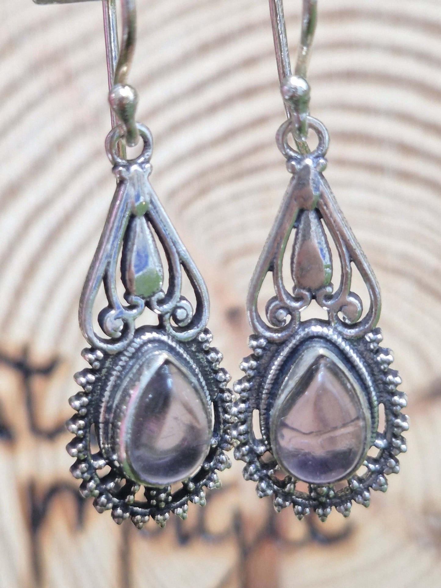 Pendientes bohemio con amatista 3x1.5 cm JoyeriamineralespendientesTienda esotérica Málaga - La Tienda de Tata Magic: tienda Esotérica en Málaga