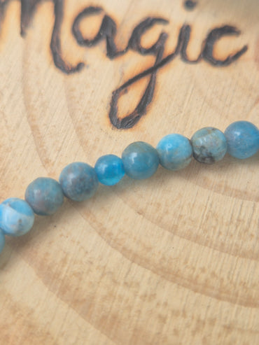 Pulsera de Apatita Azul 4mm - Claridad, Comunicación y Equilibrio Interior