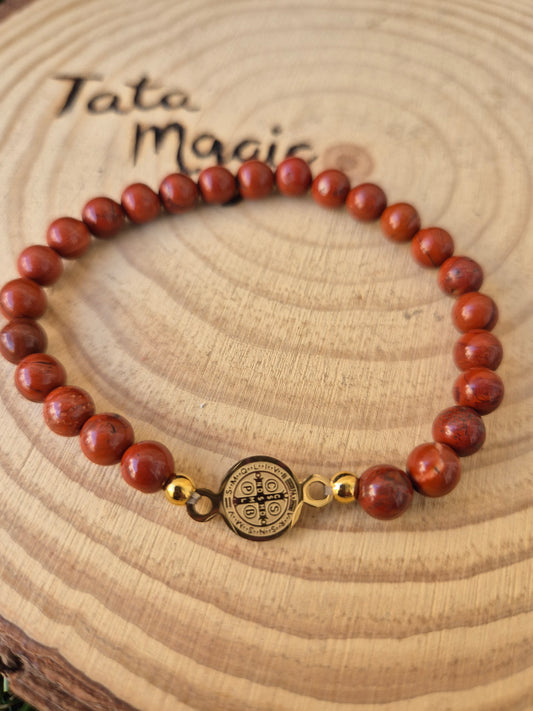 Pulsera San Benito con Jaspe Rojo Consagrado -Energía, Protección y Vitalidad Sagrada en Acero Dorado