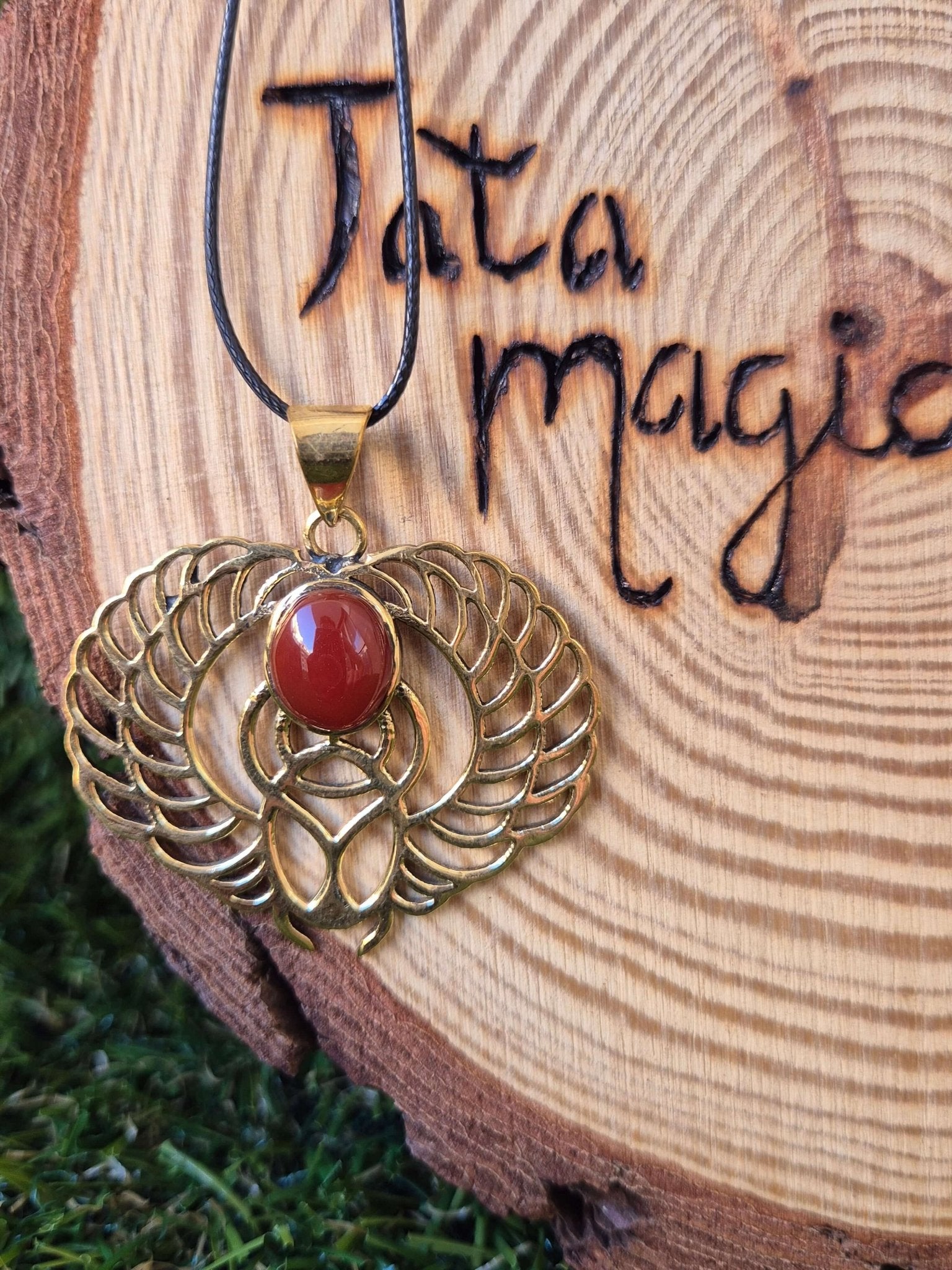 Colgante Escarabajo Alado de Bronze con Mineral JoyeriamineralescolgantesTienda esotérica Málaga - La Tienda de Tata Magic: tienda Esotérica en Málaga