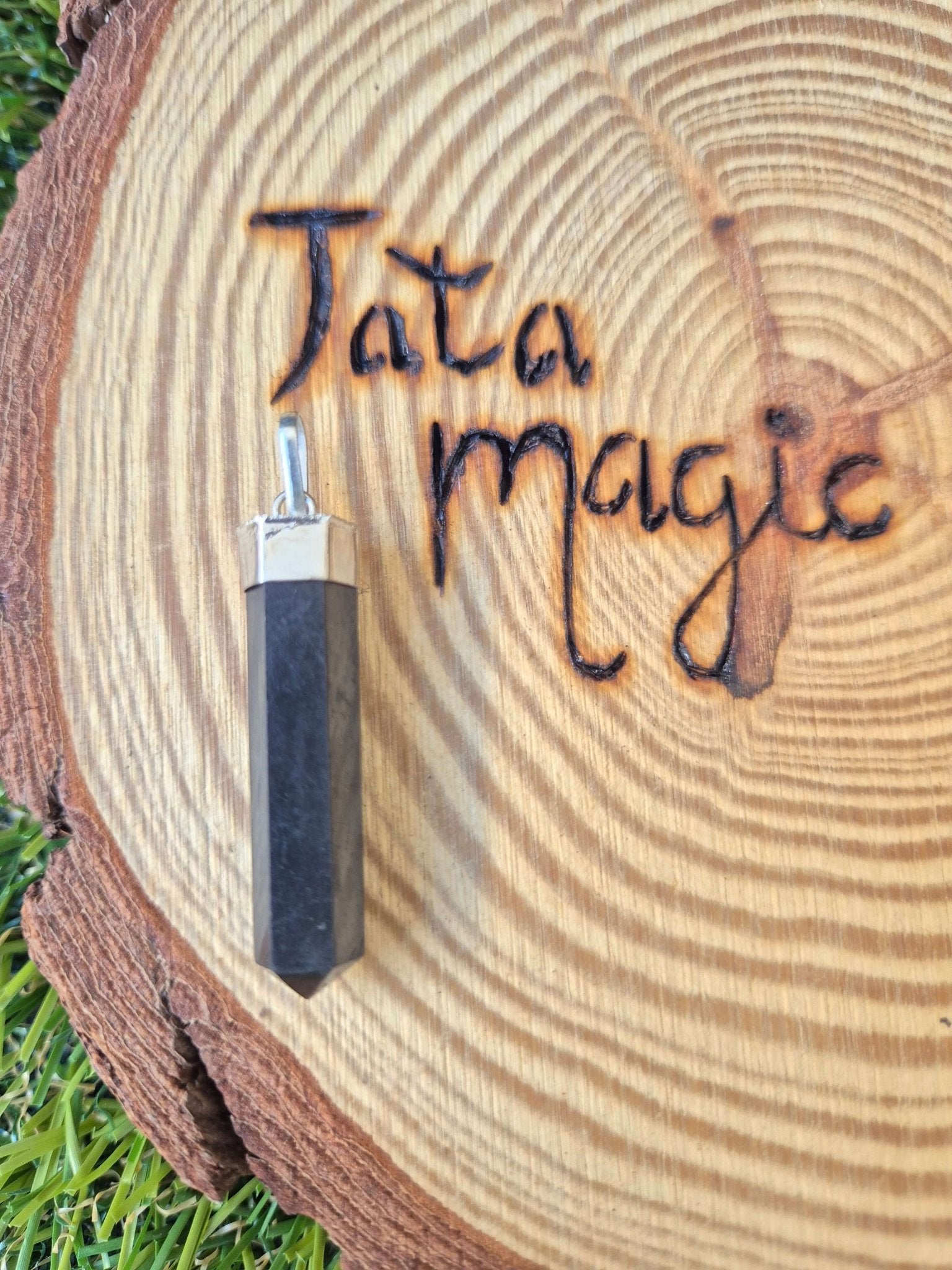 Colgante Punta de Shunguita en Baño de Plata (Aleatorio) Tienda esotérica Málaga - La Tienda de Tata Magic: tienda Esotérica en Málaga