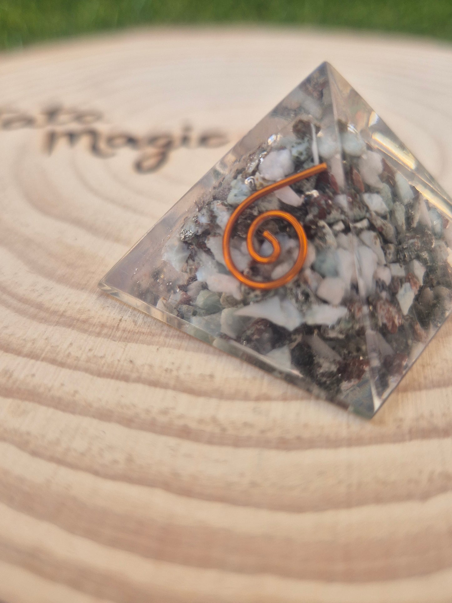 Mini Orgonitas 3x3cm -Armonía, Protección y Transmutación Energética