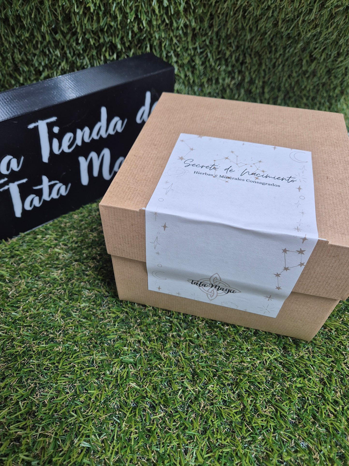 Caja Secreto de Nacimiento - Caja Mística Personalizada con Hierbas y Minerales Consagradas