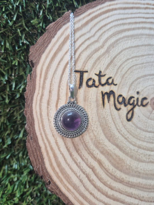 Colgante consagrado de Amatista en plata 925  con cadena- Intuición, calma y protección áurica