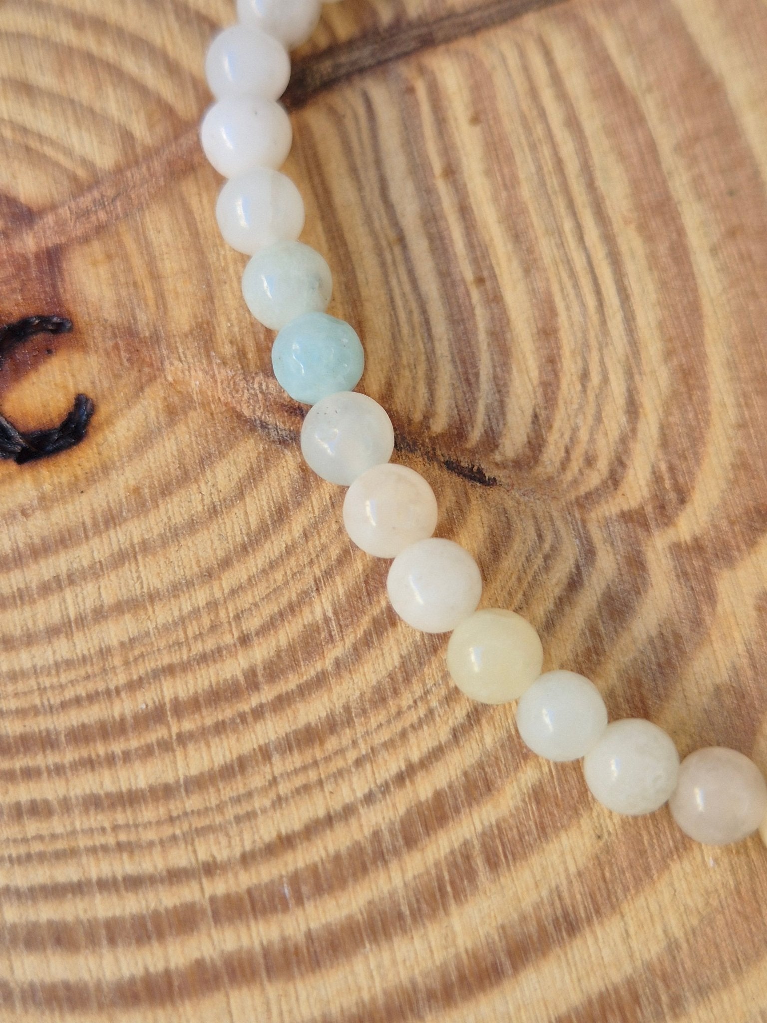 Pulsera de Amazonita 4mm - Calma, comunicación y equilibrio emocional JoyeriamineralespulserasTienda esotérica Málaga - La Tienda de Tata Magic: tienda Esotérica en Málaga