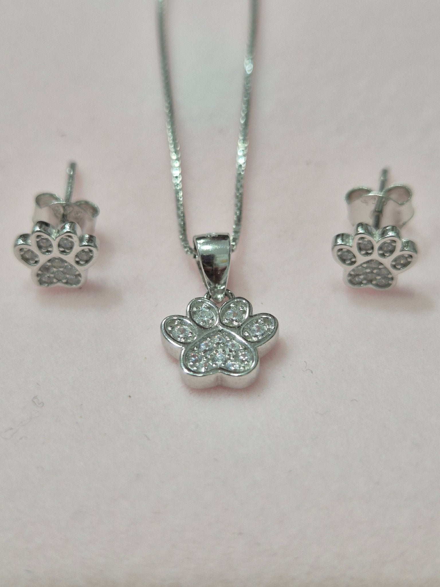 Conjunto Huellas plata Circonitas — Amor por tu Mascota Conjuntos de JoyeríaTienda esotérica Málaga - La Tienda de Tata Magic: tienda Esotérica en Málaga