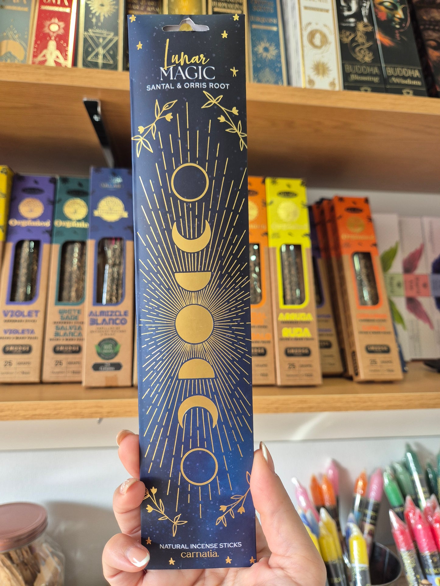 Incienso  lunar magic  de carnatia, árbol y raíz de lirio