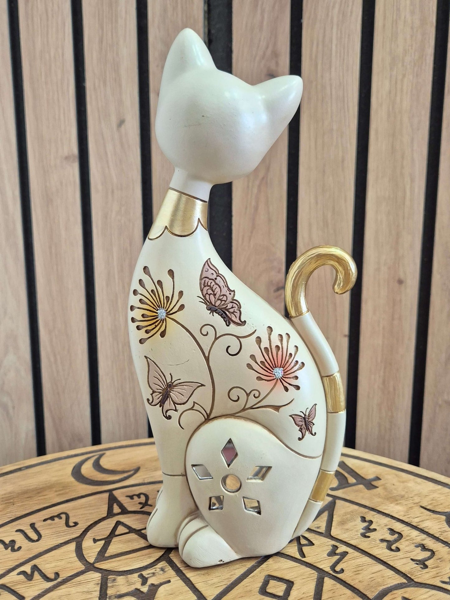 adorable figura de gato Tienda esotérica Málaga - La Tienda de Tata Magic: tienda Esotérica en Málaga