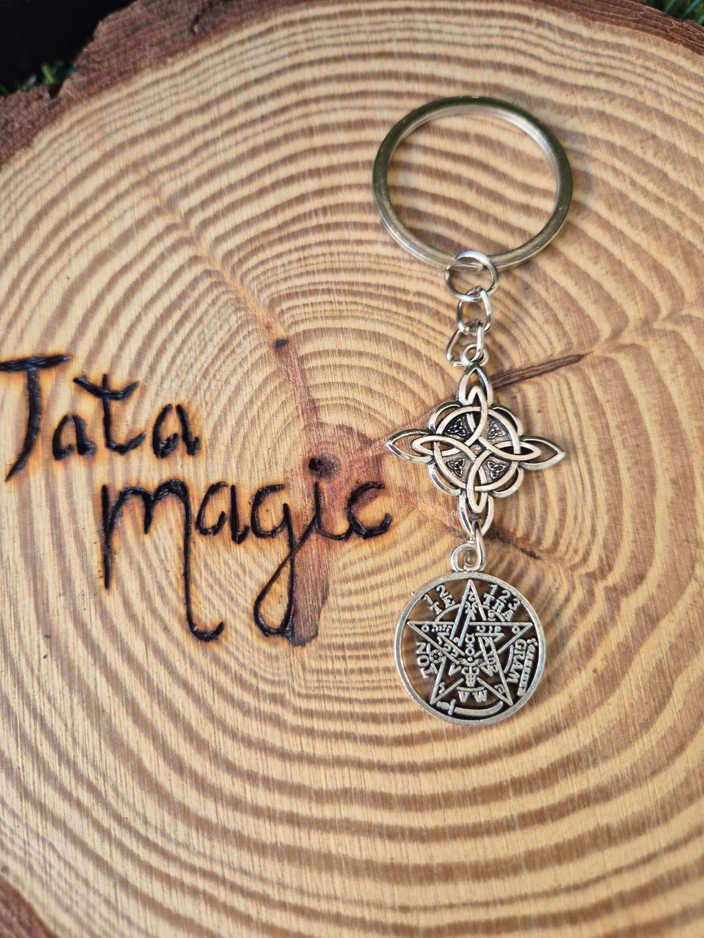 Llavero Doble Protección - Amuleto LlaveroTienda esotérica Málaga - La Tienda de Tata Magic: tienda Esotérica en Málaga